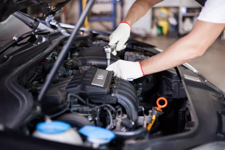 Maintenance complète des éléments d'une voiture avant contrôle technique à Toulon, Toulon, DYL'AUTO 83